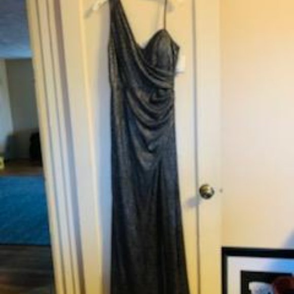 Xscape one shoulder  foil gown - Picture 3 of 13